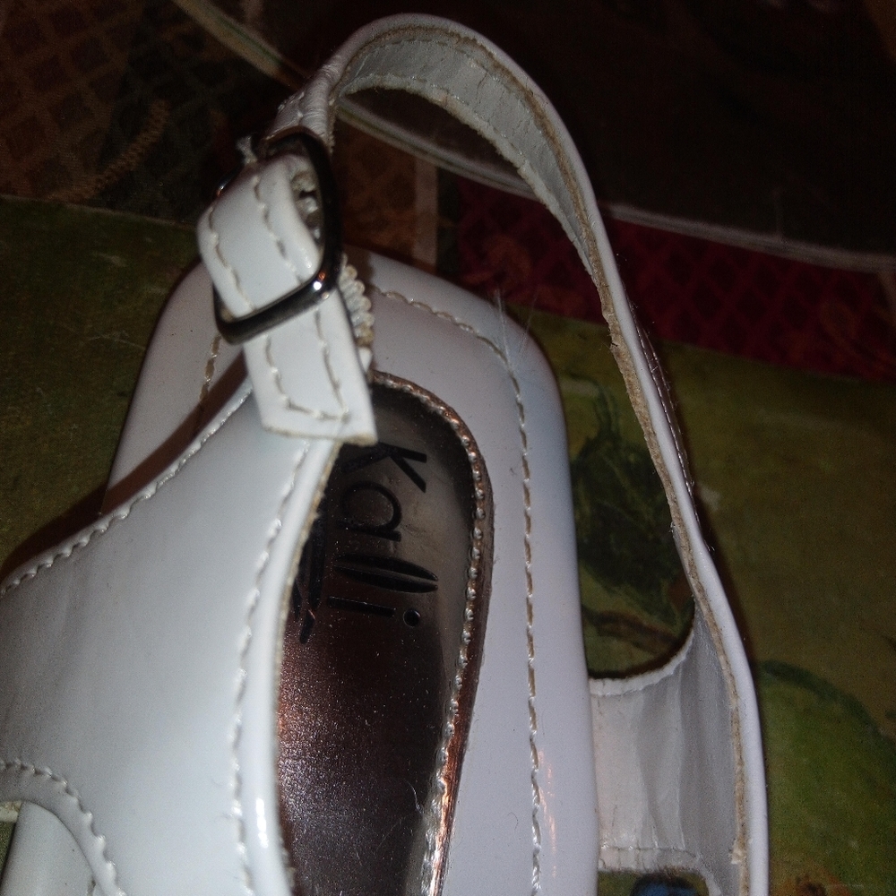 SIZE 9 KALI SANDALS - Picture 8 of 12